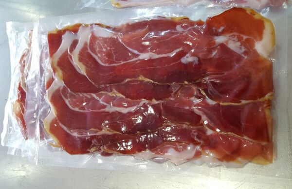 Jamón serrano muy bajo en sal Envasado en paquetes de 200 gr o piezas de 2 a 3kg