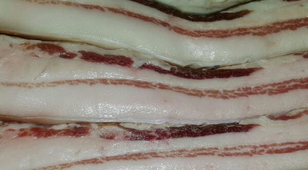 Tocino envasado en piezas de 200 a 300 gr.